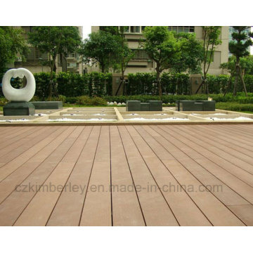 China Supplier WPC Solid Composite Decking Board Laminate Flooring